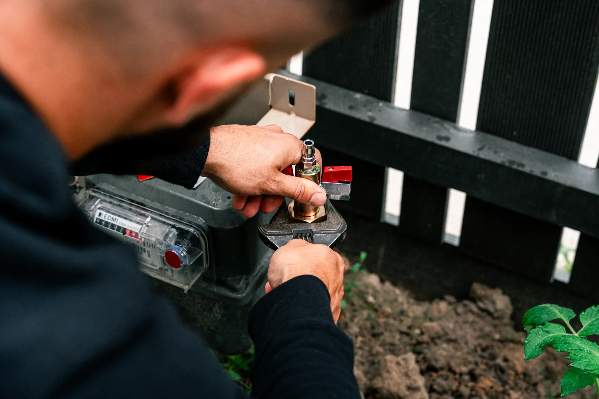 Emergency gas response at the gas meter